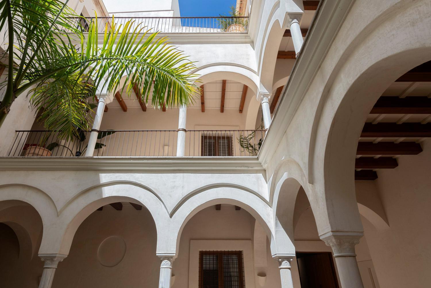 Casa Del Rey Sabio Aparthotel Sevilla Bagian luar foto