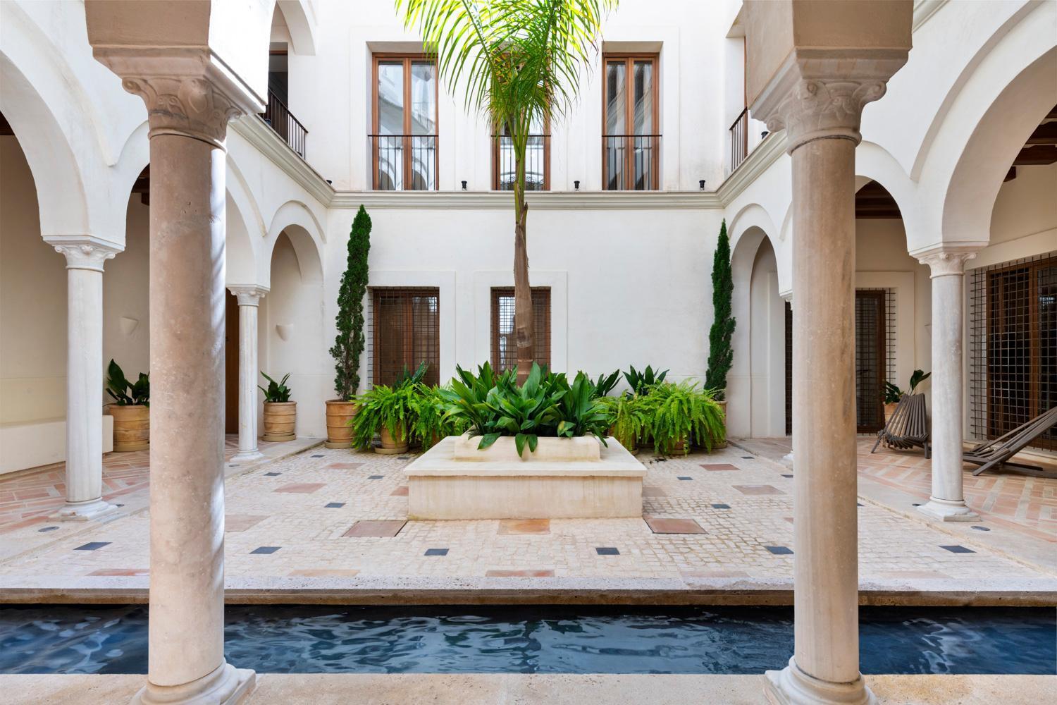 Casa Del Rey Sabio Aparthotel Sevilla Bagian luar foto